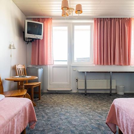 Staadioni Hotel Κουρεσάαρε Εξωτερικό φωτογραφία
