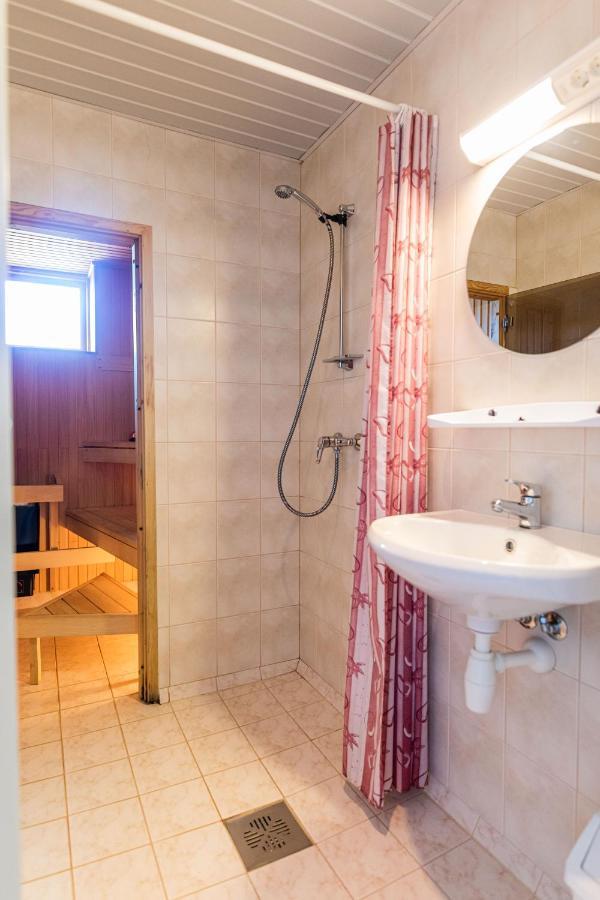 Staadioni Hotel Κουρεσάαρε Εξωτερικό φωτογραφία
