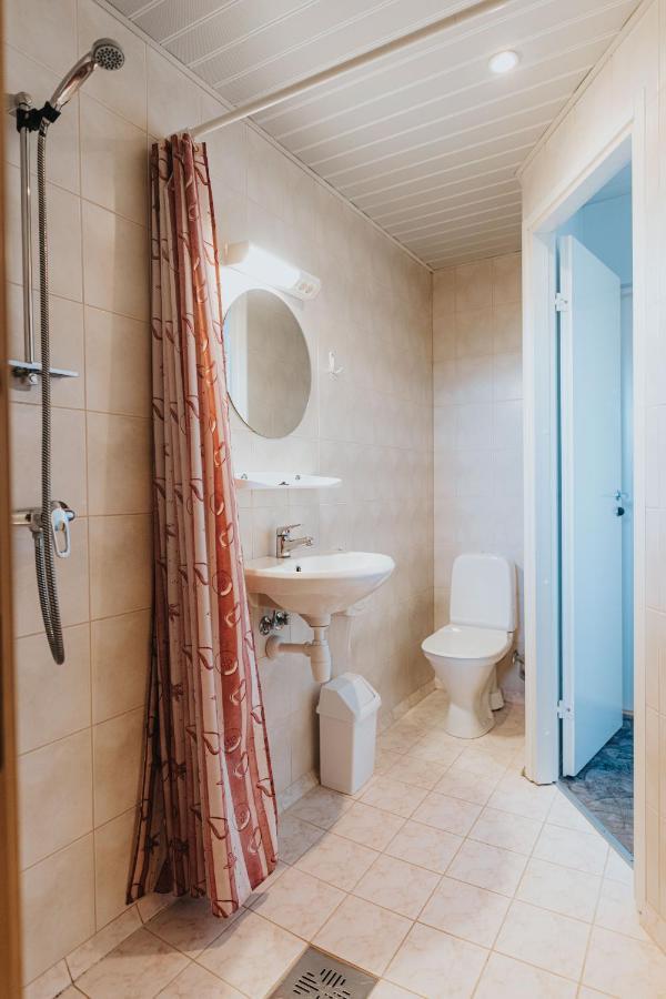 Staadioni Hotel Κουρεσάαρε Εξωτερικό φωτογραφία